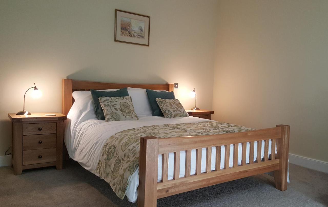 Pontyclerc Farm House Bed And Breakfast Ammanford Dış mekan fotoğraf