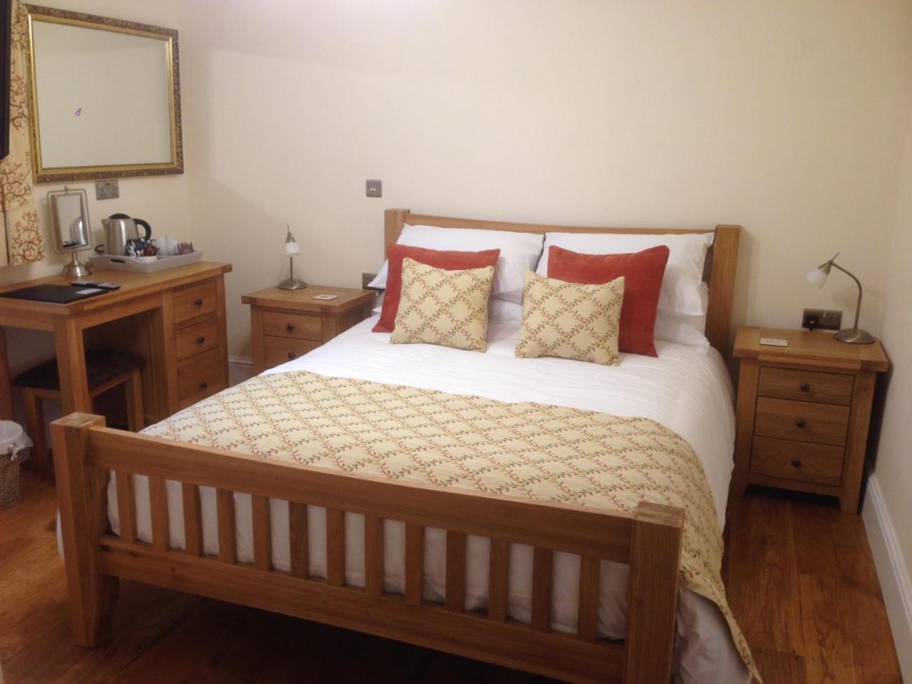 Pontyclerc Farm House Bed And Breakfast Ammanford Dış mekan fotoğraf