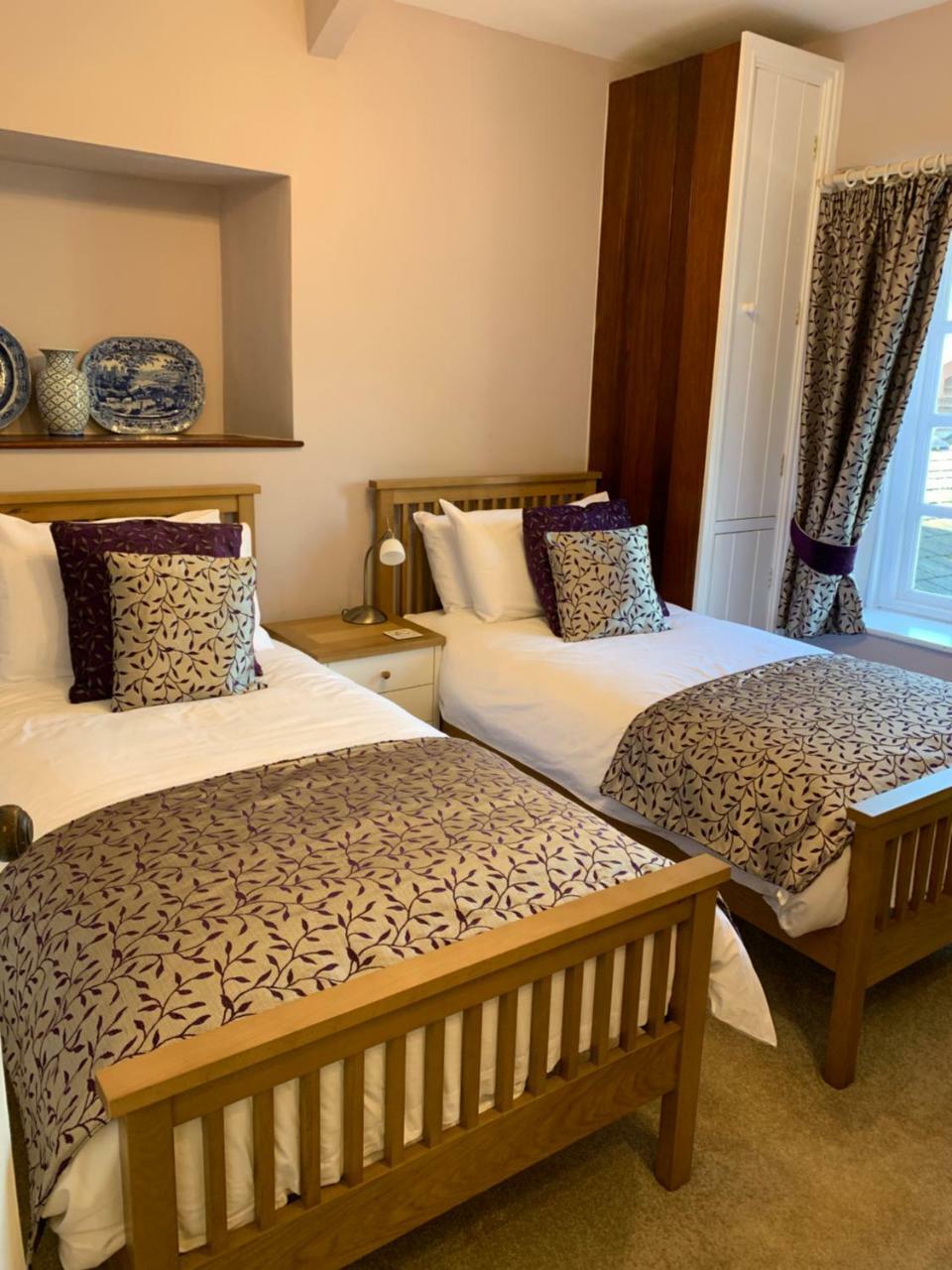 Pontyclerc Farm House Bed And Breakfast Ammanford Dış mekan fotoğraf