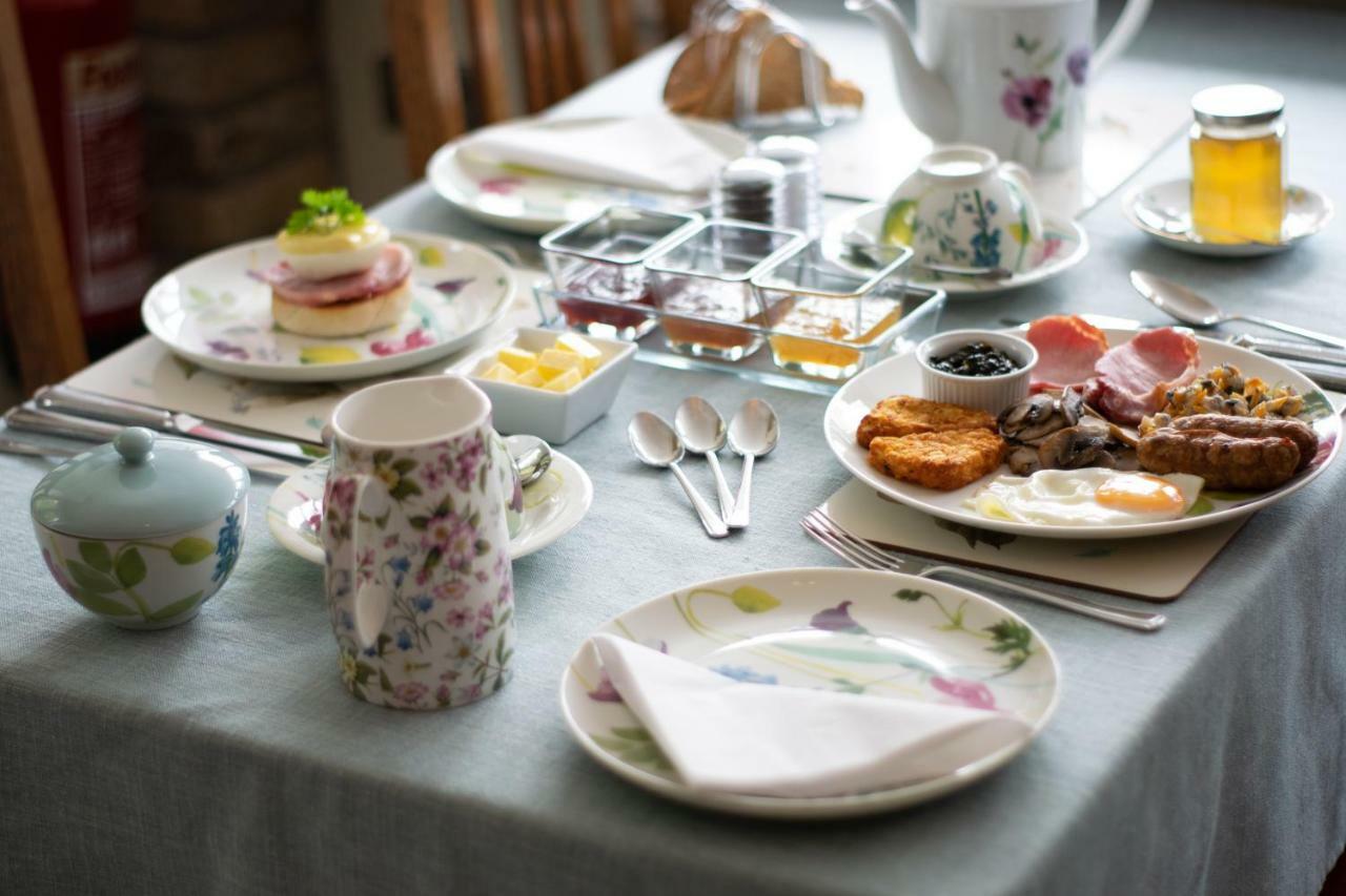 Pontyclerc Farm House Bed And Breakfast Ammanford Dış mekan fotoğraf